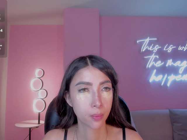 ValeriaVelvet live cam on BongaCams