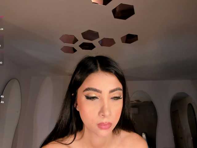 ValeriaVelvet live cam on BongaCams