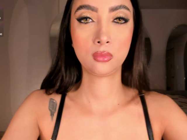 ValeriaVelvet live cam on BongaCams