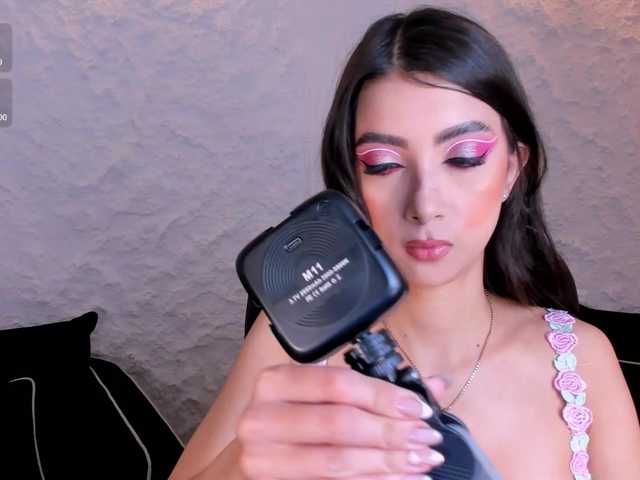 ValeriaVelvet live cam on BongaCams