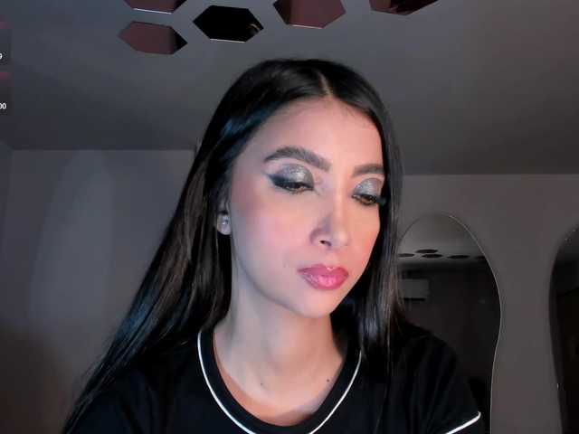 ValeriaVelvet live webcam show