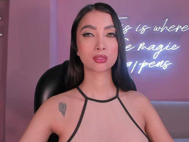 ValeriaVelvet live cam on BongaCams