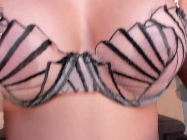 ValeriaVelvet live cam on BongaCams