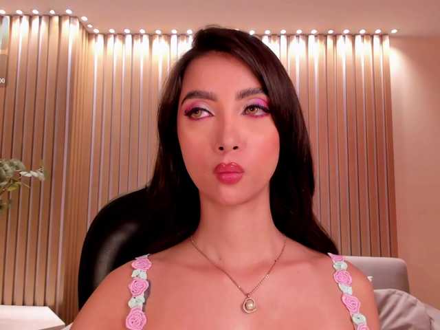ValeriaVelvet live cam on BongaCams