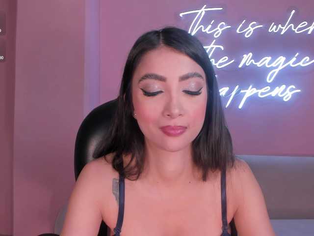 ValeriaVelvet live cam on BongaCams