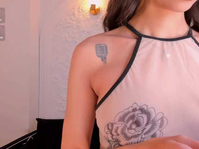 ValeriaVelvet live cam on BongaCams