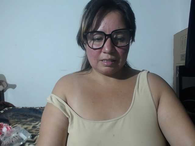jones-scarlet live cam preview