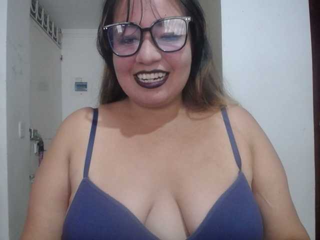 jones-scarlet webcam bongacams model stream image