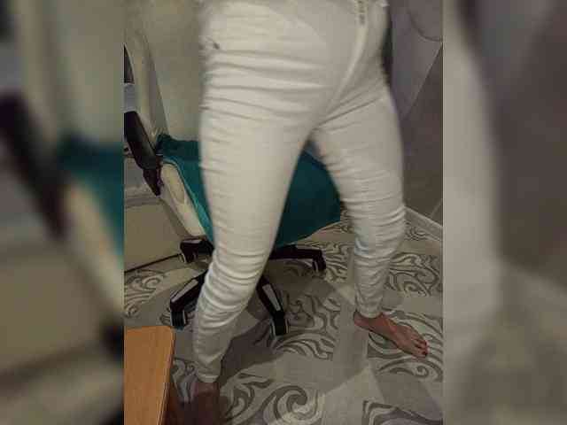 模特: MAMULY