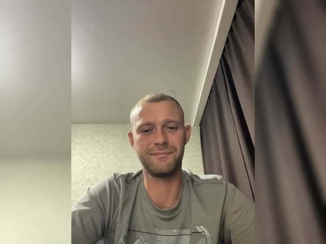 TomyMoon live cam preview