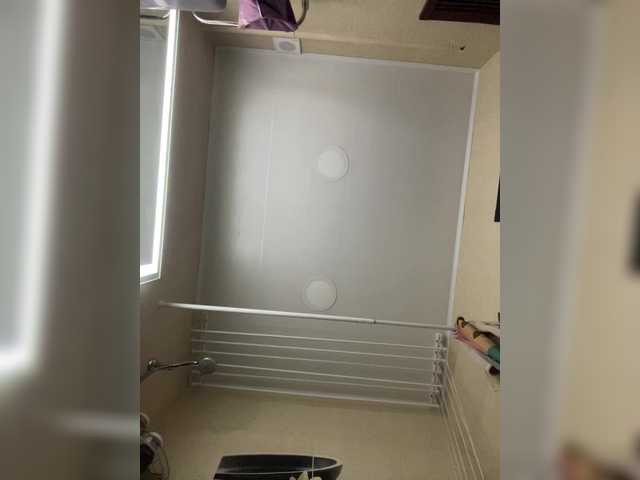 TomyMoon live cam preview