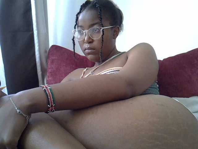 Mia-caramel live webcam show