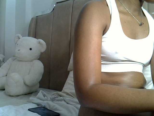 Mia-caramel live cam on BongaCams