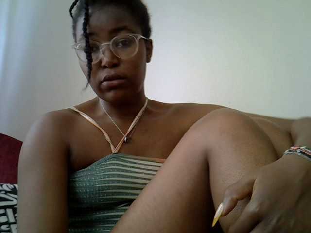 Mia-caramel live webcam show