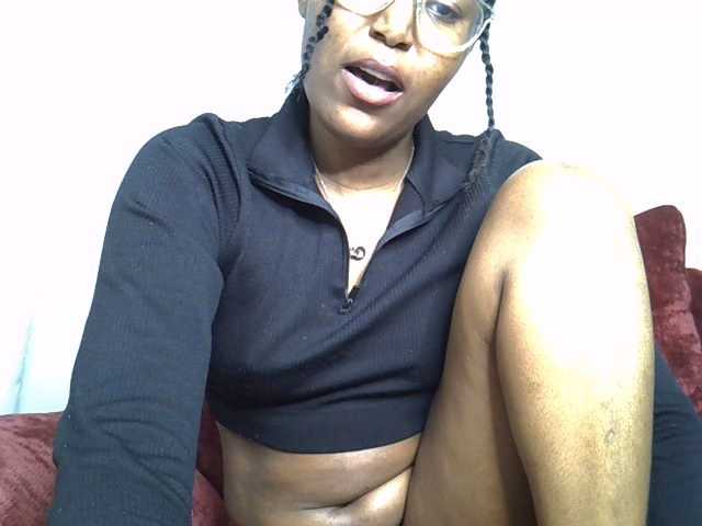 Mia-caramel live webcam show