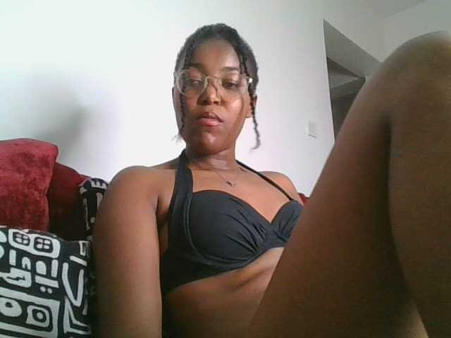 Mia-caramel live cam on BongaCams