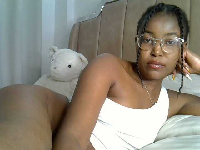 Mia-caramel live webcam show