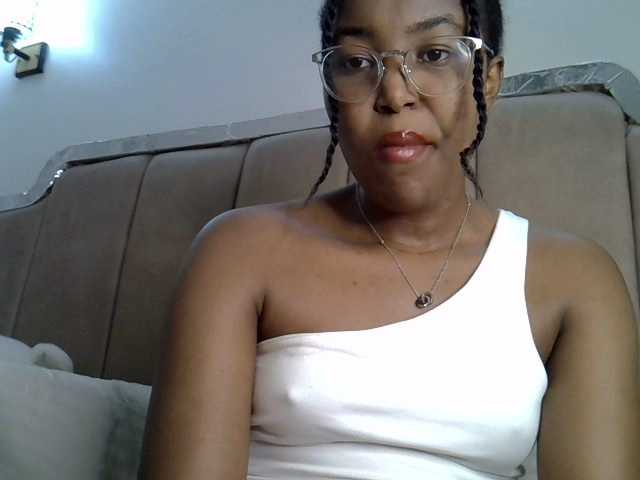 Mia-caramel live webcam show