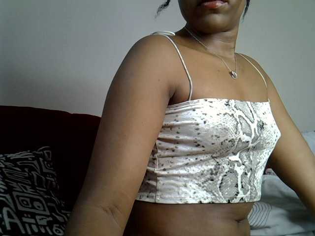 Mia-caramel live webcam show