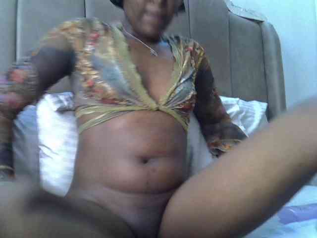 Mia-caramel webcam