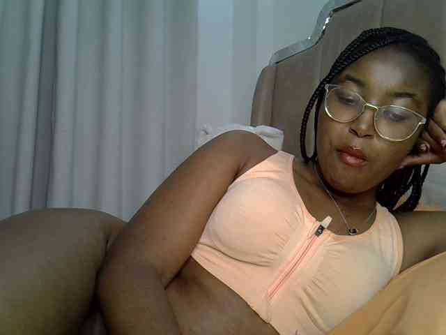 Mia-caramel webcam