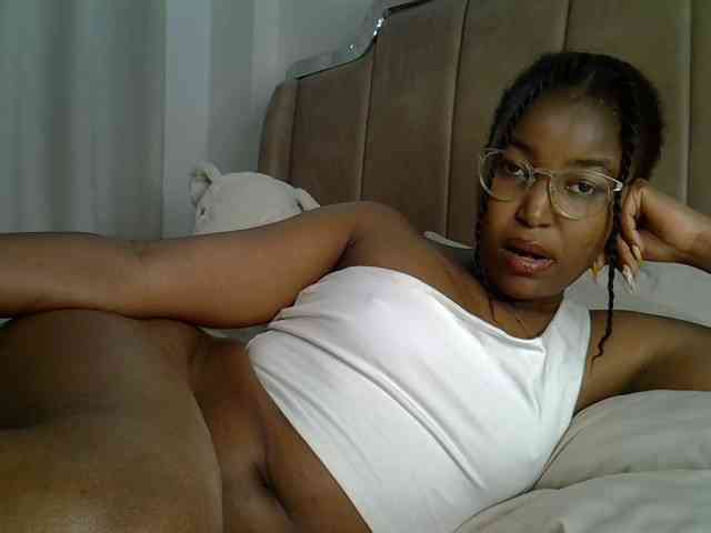 Mia-caramel webcam