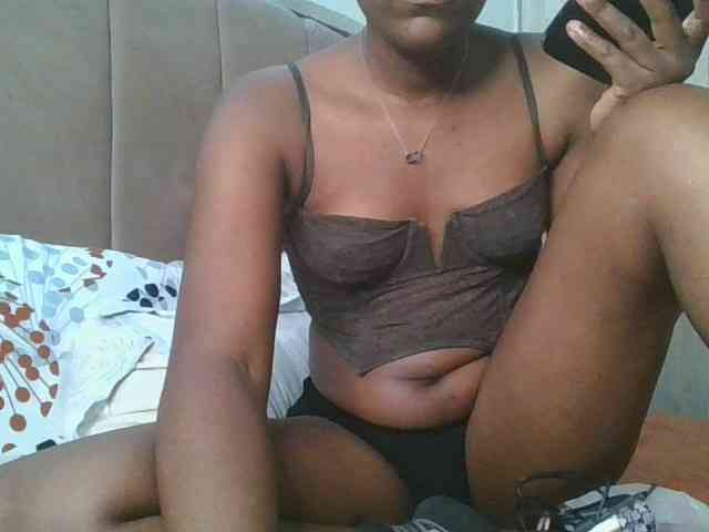 Mia-caramel webcam