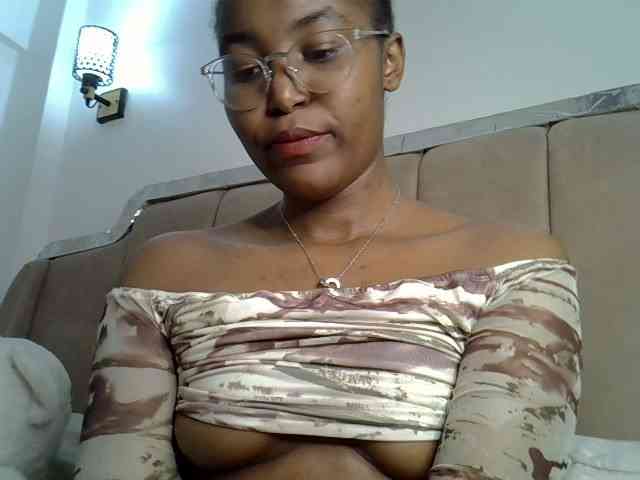Mia-caramel webcam
