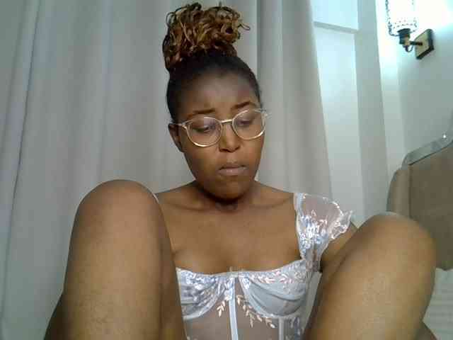 Mia-caramel webcam