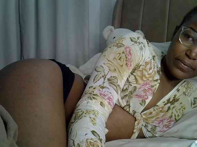Mia-caramel webcam