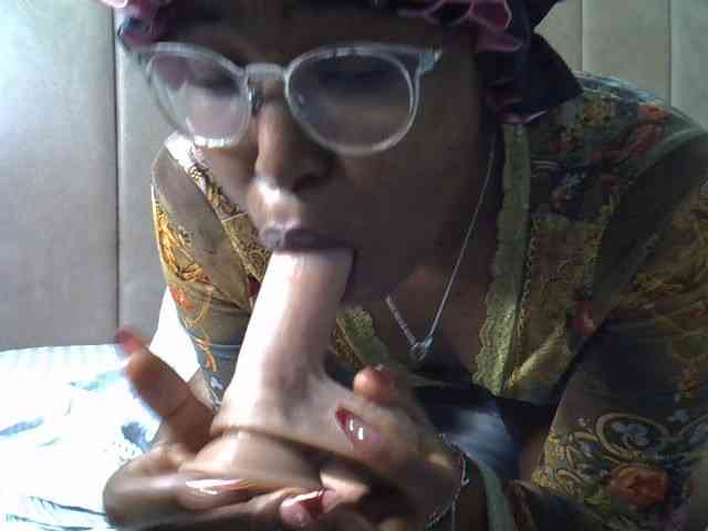 Mia-caramel webcam