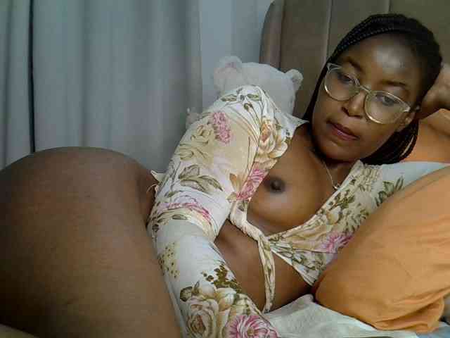 Mia-caramel webcam