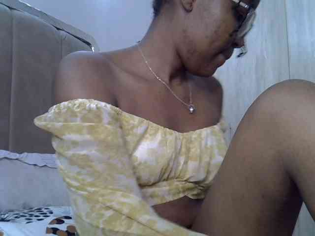 Mia-caramel webcam