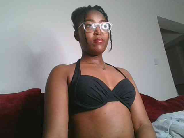 Mia-caramel webcam