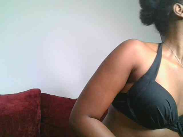 Mia-caramel webcam