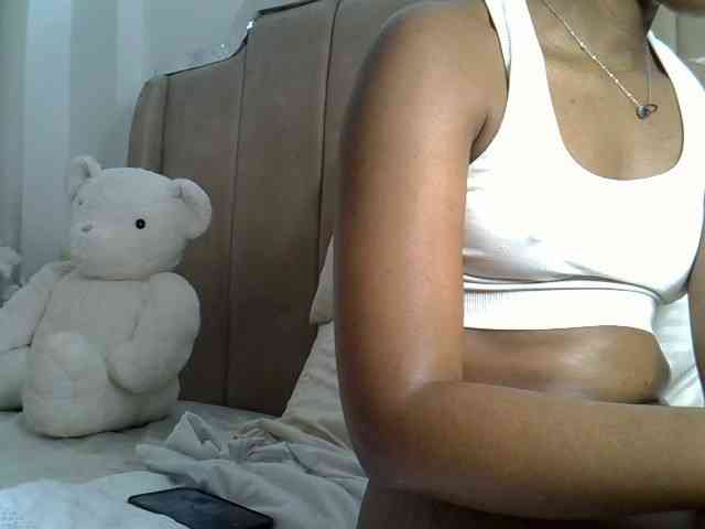 Mia-caramel webcam
