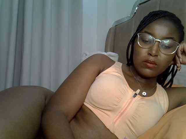 Mia-caramel webcam
