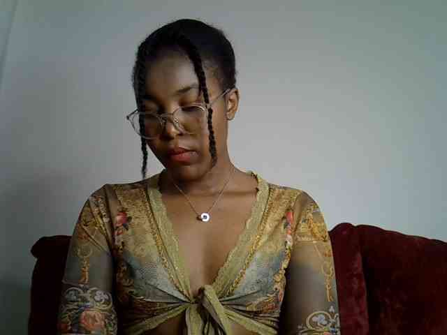 Mia-caramel webcam