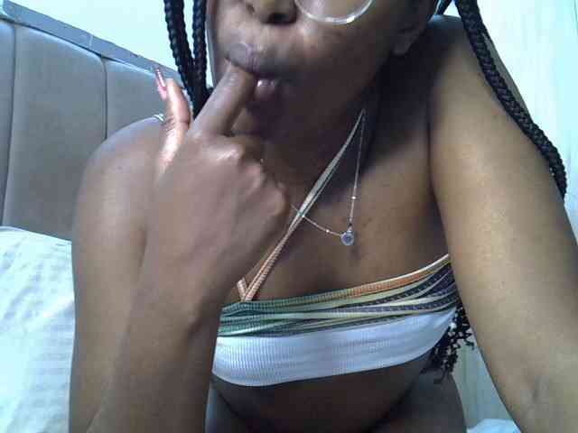 Mia-caramel webcam