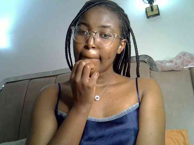 Mia-caramel webcam