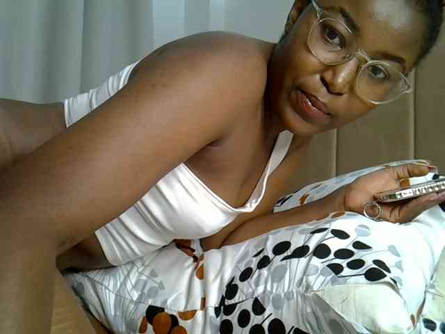 Mia-caramel webcam