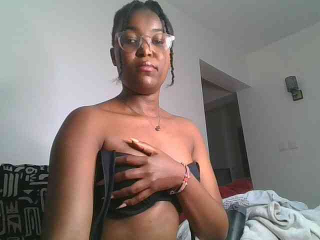 Mia-caramel webcam