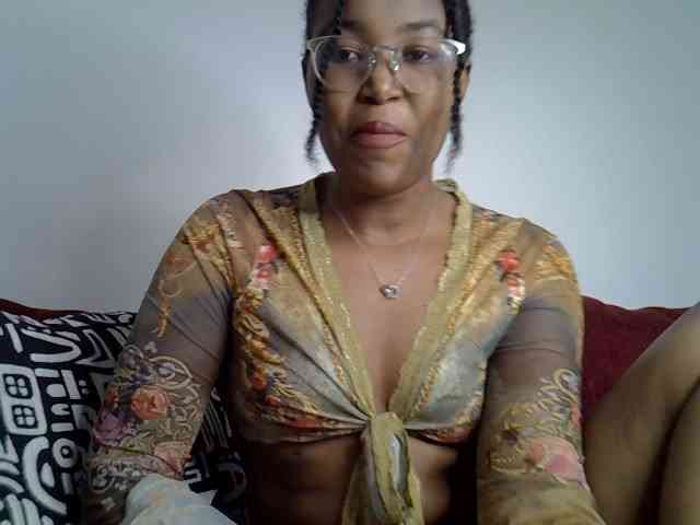Mia-caramel webcam