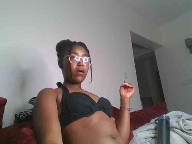 Mia-caramel webcam