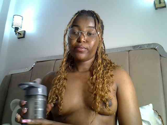 Mia-caramel - Girl 