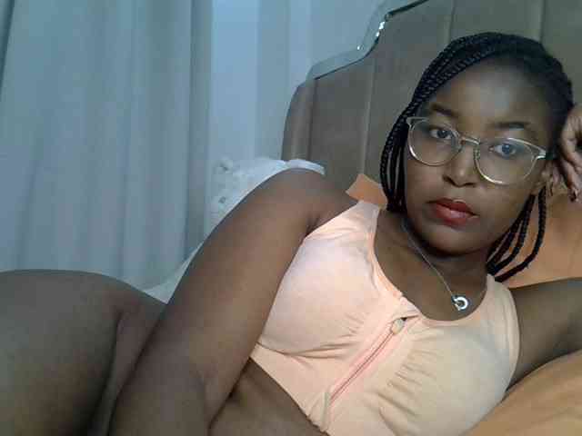 Mia-caramel webcam