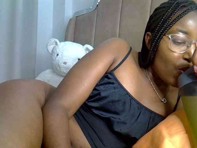 Mia-caramel webcam