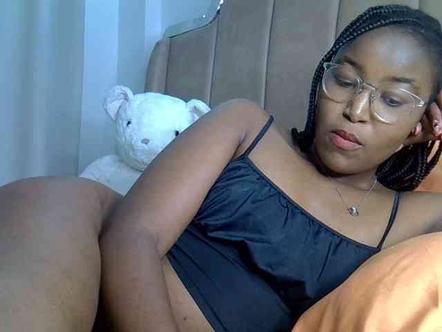 Mia-caramel webcam