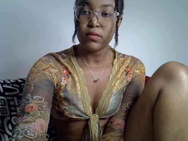 Mia-caramel webcam