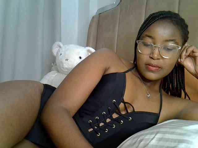 Mia-caramel webcam